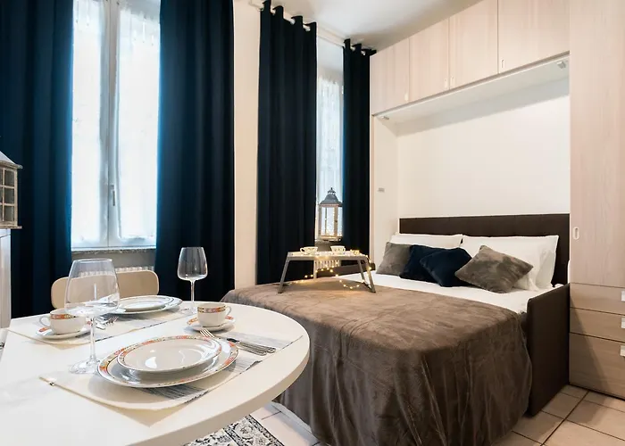 & Smile By Rent * Como